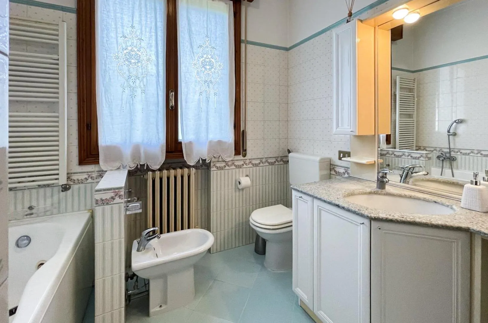 Torre Apartment - Affitti Brevi Italia Modena 0*,  Italy